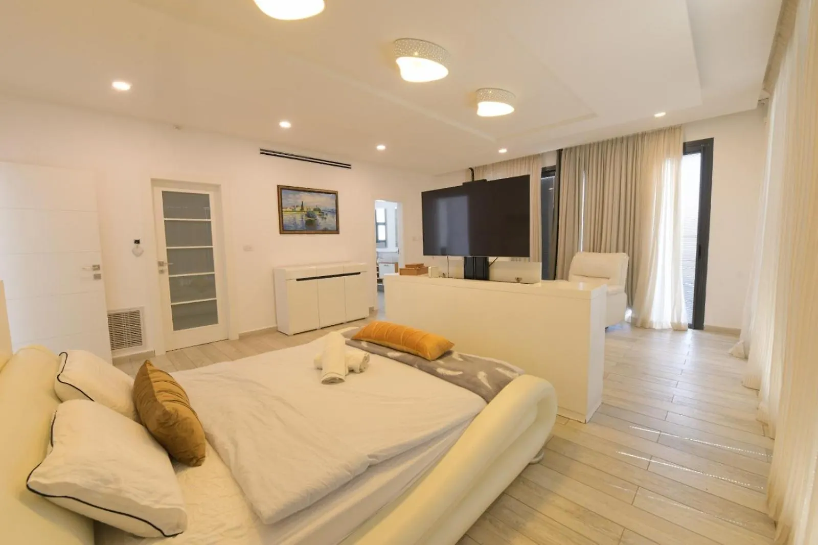 New ! 430M Luxury Best Top Class 8-Bdr Exclusive Villa Top Design Heated Pool Jucuzzi Sauna Eilat