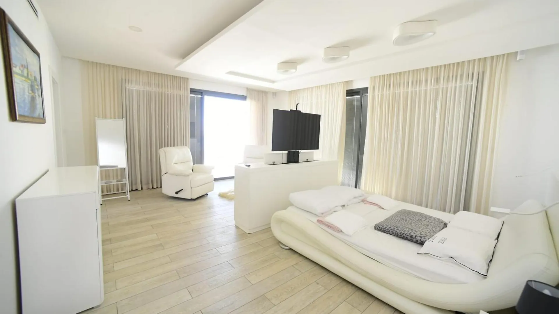 New ! 430M Luxury Best Top Class 8-Bdr Exclusive Villa Top Design Heated Pool Jucuzzi Sauna Eilat